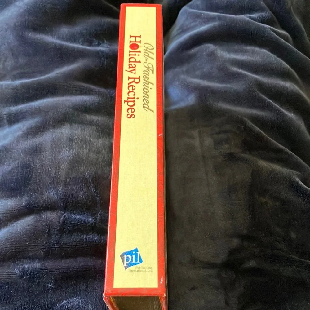 Old-Fashioned Holiday‎ Recipes Book - Hard Cover